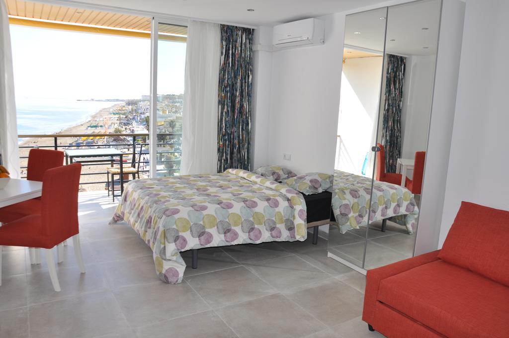 Studio Sea View Terrace 托雷莫利诺斯 外观 照片