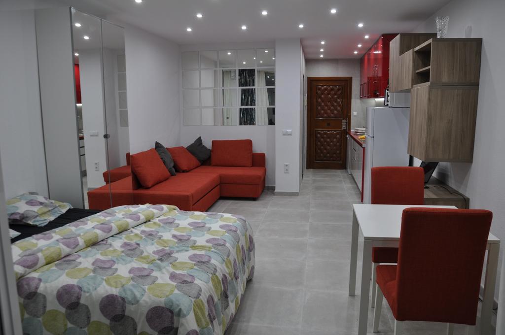 Studio Sea View Terrace 托雷莫利诺斯 外观 照片